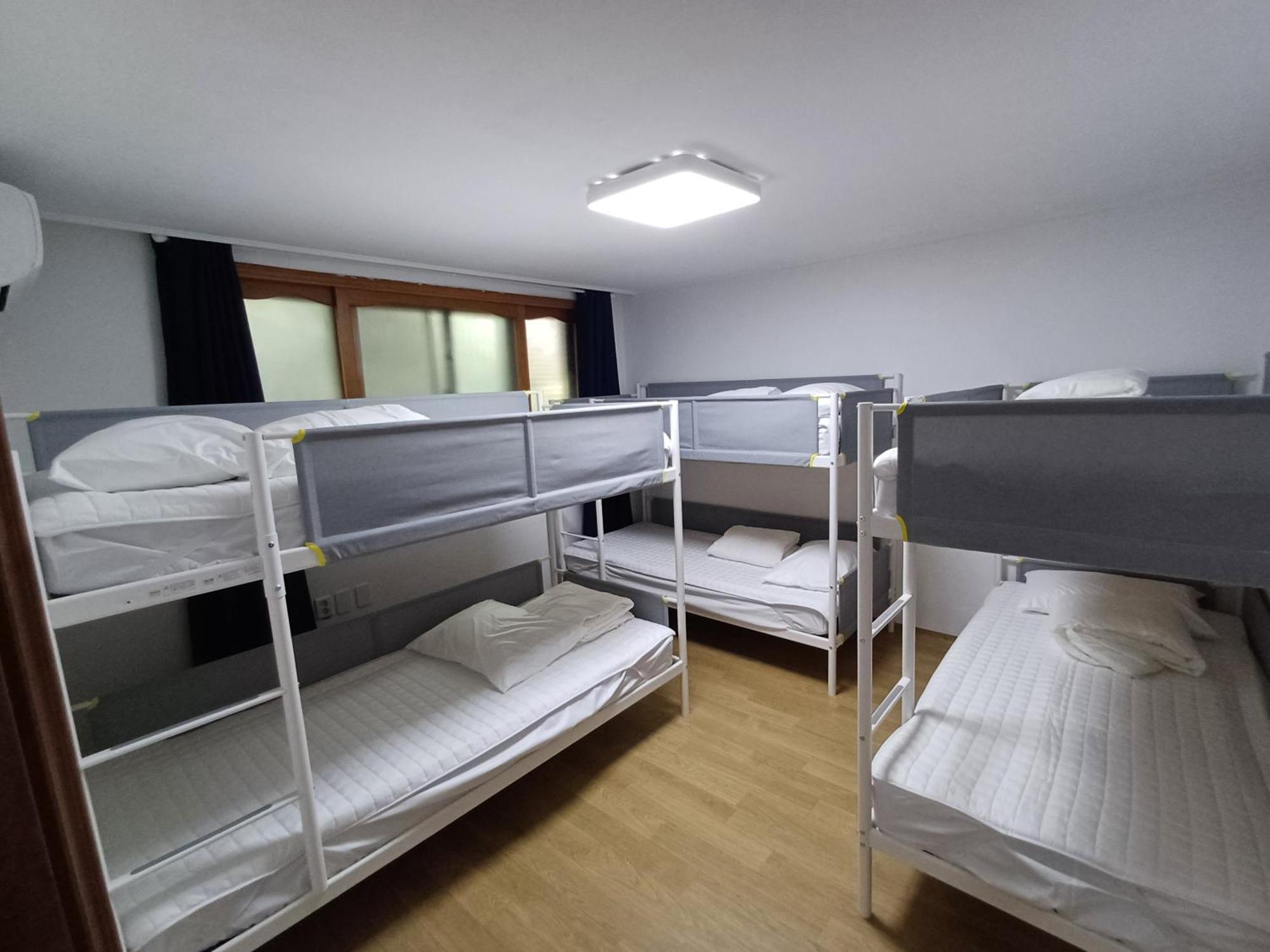 Ocean'S Guesthouse - Foreigners Only Сеул Екстериор снимка