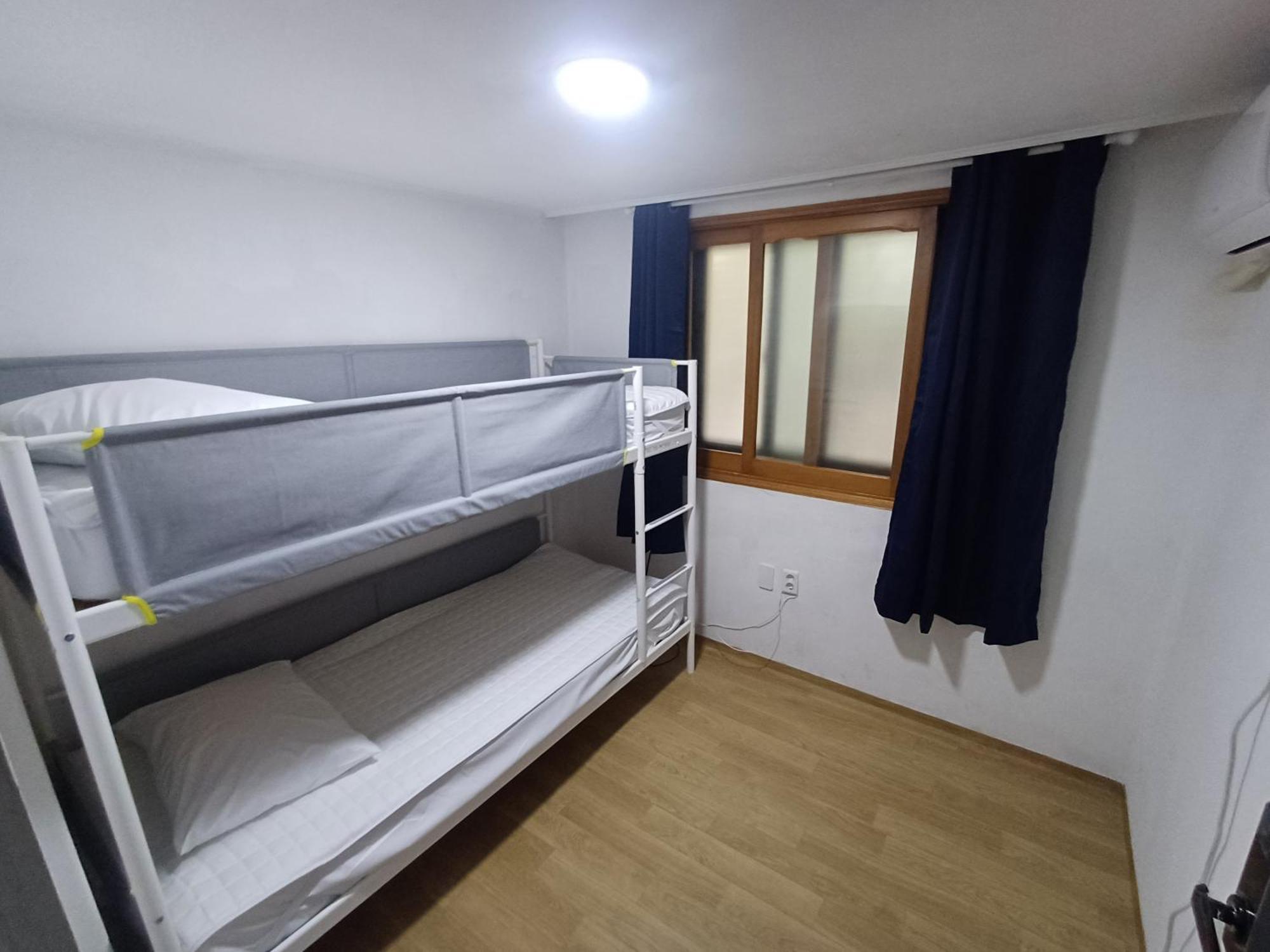 Ocean'S Guesthouse - Foreigners Only Сеул Екстериор снимка